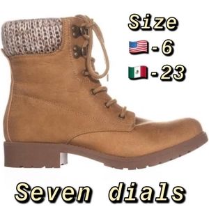 Stylish boots for the ladies...